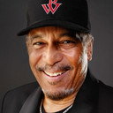 Ron Williams als Calvin Baker