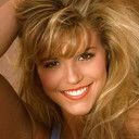 Lisa Matthews als self / miss July