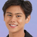 Bryce Eusebio als Jonas