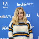 Lauren Stephenson als Rhonda Robertson