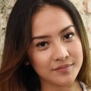 Anya Geraldine als Sherly