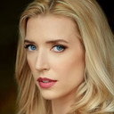 Caitlin Pasquet als Olivia Marksman