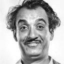 Martín Garralaga als Headwaiter at Rick's (uncredited)