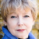 Stephanie Connell als Old Woman