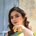Solanki Roy als Dr. Kadambini Ganguly (Bini)
