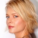 Nina Bergman als Ash
