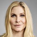 Elizabeth Mitchell als Laura Wilson Crane