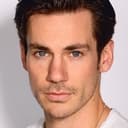 Cronin Cullen als Pastor Matthew