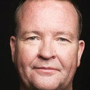 Paul Riley als Winston Ingram