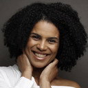 Priscila Maria als Dra. Julia