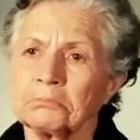 Γκόλφω Μπίνη als Angela