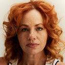 Karine Teles als Regina Fonseca