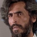 Yaseen Khan als Suta Burishawa