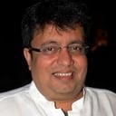 Neeraj Vora als Babban Miyan