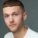 Joe-Michael Ward als Edgar Linton