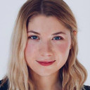 Audrey Hall als Claudine Renault