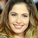Chloé Coulloud als Valentine Schwarz