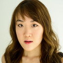 Tiana Jung als Beautician