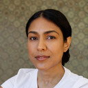 Noor Kaur Dhanda als Ria