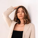 Isabelle Van Vleet als Voiceover