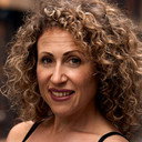 Natalie Silverman als Narrator (voice)