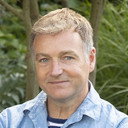 Chris Beardshaw als Himself - Presenter
