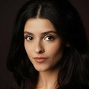 Rose Dehgan als Stella