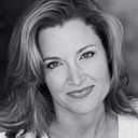 Michelle von Flotow als Nora Iverson