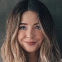 Zoë Sugg als Slytherin Student
