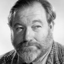 James Robertson Justice als Jonathan Roche