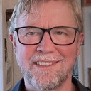 Simon Wilton als Clive Roy Best