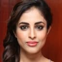 Priya Banerjee als Ishita