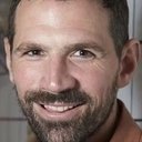 Kenneth M. Christensen als Simon