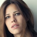 Nani Jiménez als Ella