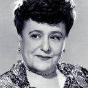 Florence Bates als Mrs. Bella Davis - Landlady