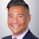 Dale Villar als waiter/friend of Kiko