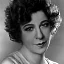 Fanny Brice als Olga Chekaloff