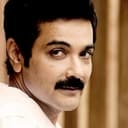 Prosenjit Chatterjee als Probir Roy Chowdhury