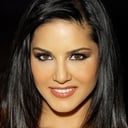 Sunny Leone als Celina/Ambar