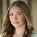 Kayli Brummer als Background