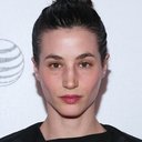 Elisa Lasowski als Ariana