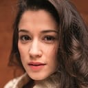 Fernanda Ramírez als Ivy Sougarret