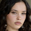 Abril Schapo als Maika Kovácks