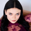 Neeley Dayan als Leanne Morrow