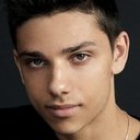 Jason Fernandes als Josh Lahey