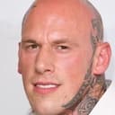 Martyn Ford als Masseuse