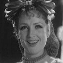 Zhanna Glebova als Сильва Вареску, певица варьете «Орфеум»