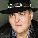 John Popper als Motel Band