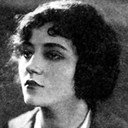 Florence Deshon als Kate Leroy