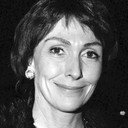 Rachel Gurney als Mrs. Ross